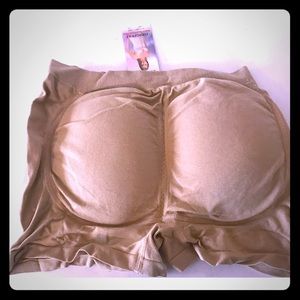 Elegante Booty padded boy shorts NWT Beige Lg/XL